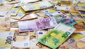 Banconote ed euro, alcune in disuso (Pixabay)