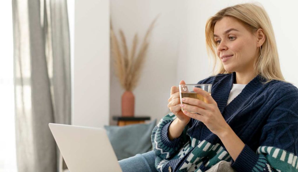 Pancia gonfia, questa bevanda ti depura ed elimina tutte le tossine in eccesso: la ricetta per preparala in pochi minuti