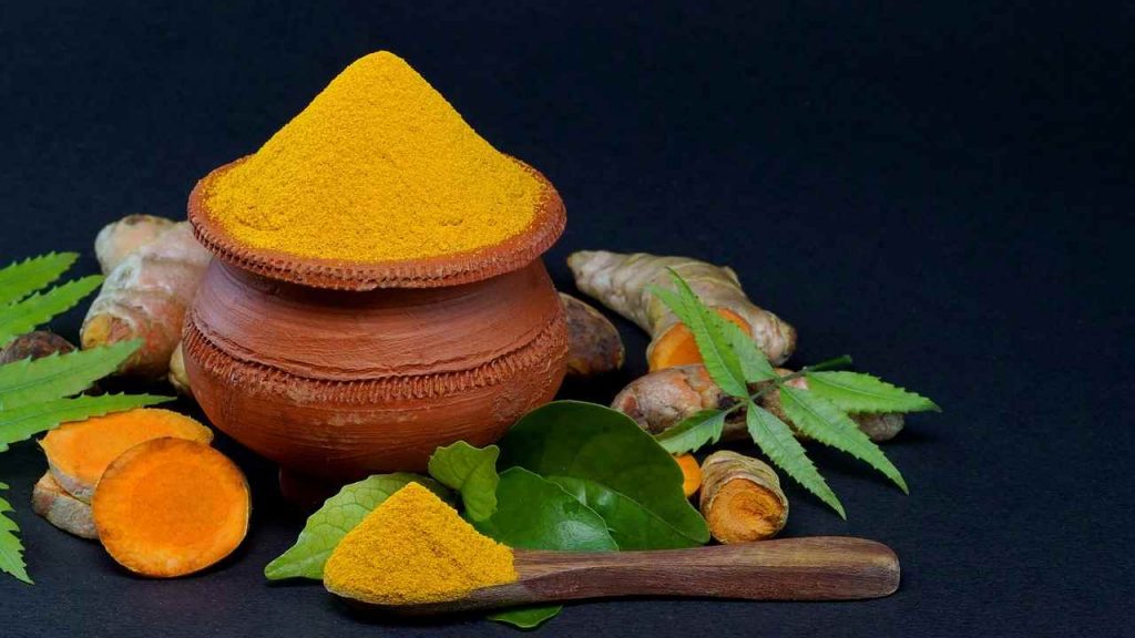 Curcuma, non solo un ingrediente per insaporire i piatti: se lo assumi così non immagini cosa succede al tuo corpo