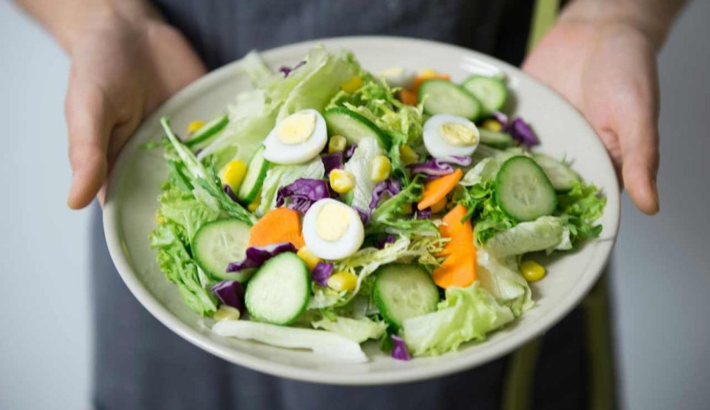 2 taglie in 2 settimane, la nuova dieta spopola tra le donne | Perfetta per fianchi e cosce