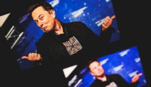 Elon Musk durante un evento (Depositphotos)