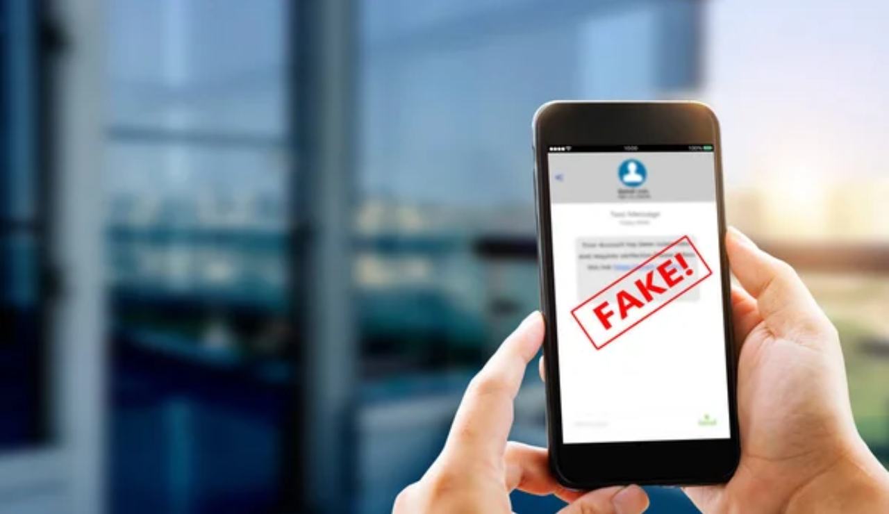 Illustrazione di un sms fake (Depositphotos)