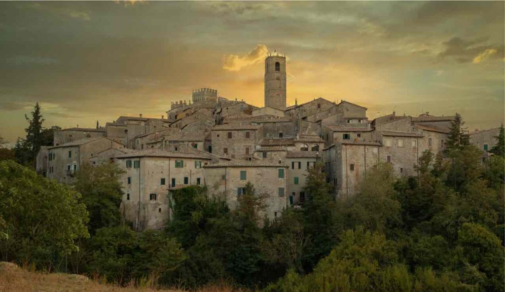 Tutti restano senza fiato quando visitano questo borgo pugliese: il ponte sospeso sulla Gravina é mozzafiato