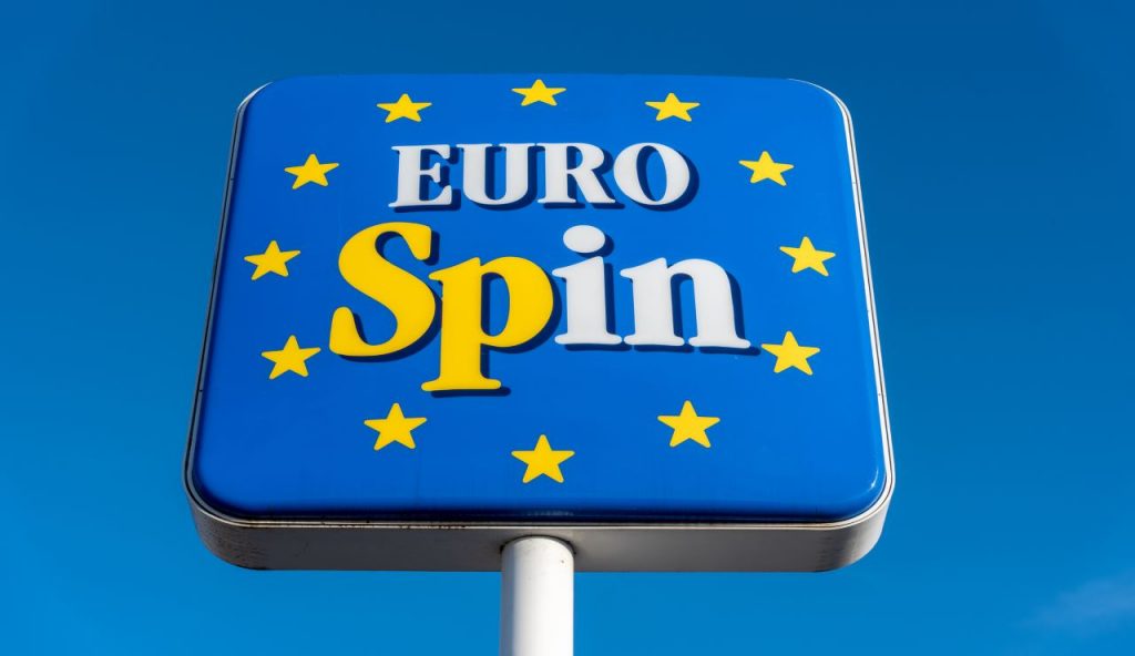 Eurospin abbassa il prezzo di 30€: ora questo mobile lo porti a casa ad un prezzo stracciato | Le scorte si esauriscono in fretta